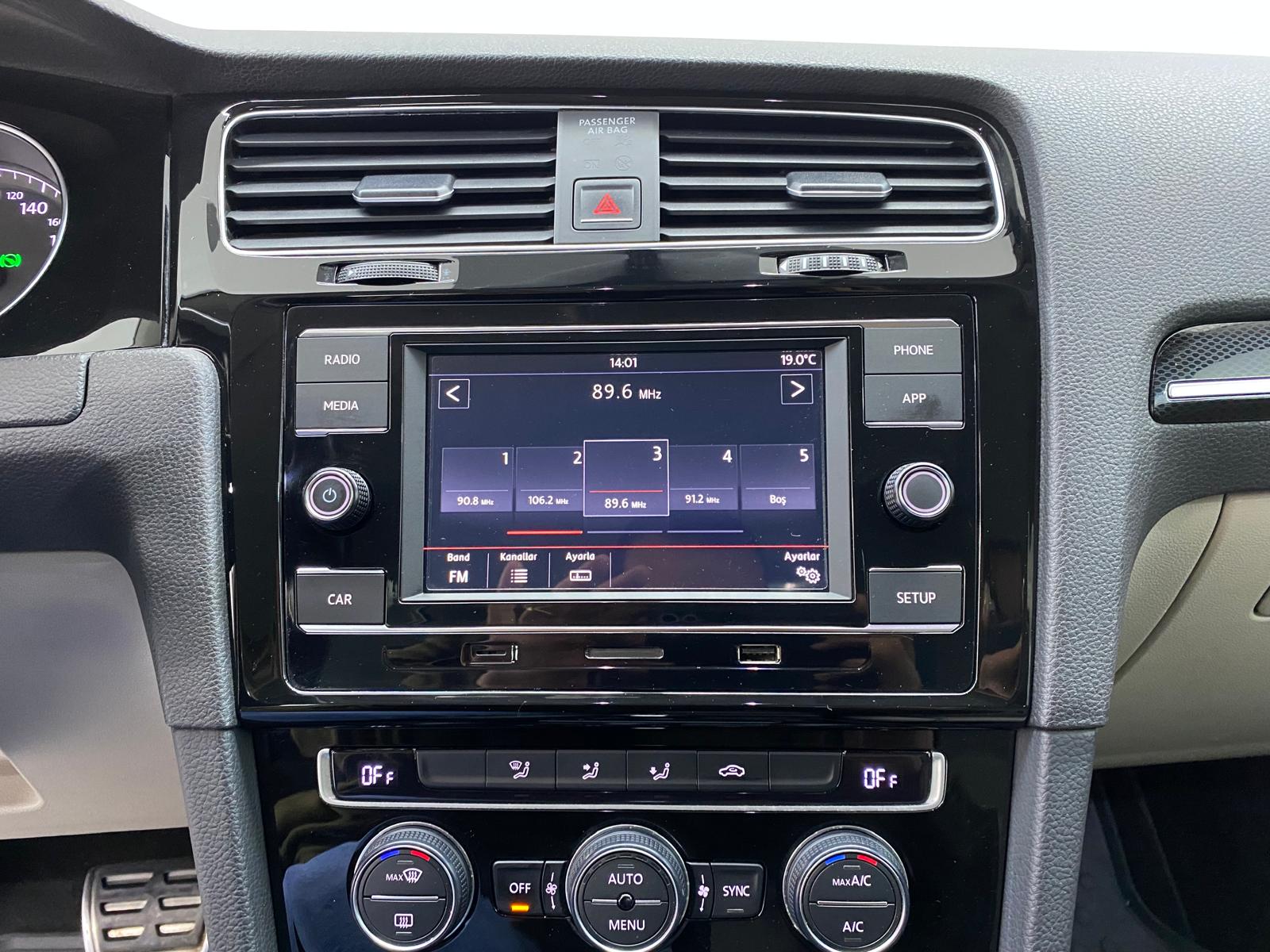 VOLKSWAGEN GOLF 16